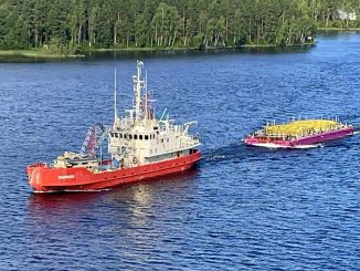 Kaapelin Pikkalasta Savonlinnaan kuljettanut Telepaatti-laiva kiersi Venäjän kautta Saimaan kanavalle. Kuva Prysmian.