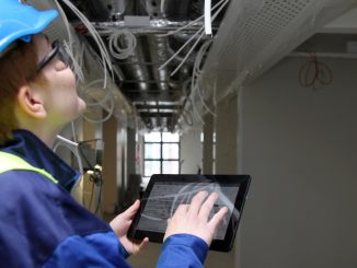 Nykyaikaisilla mobiilisovelluksilla töiden hallinta voidaan hoitaa reaaliaikaisen tehokkaasti suoraan työmaalla.