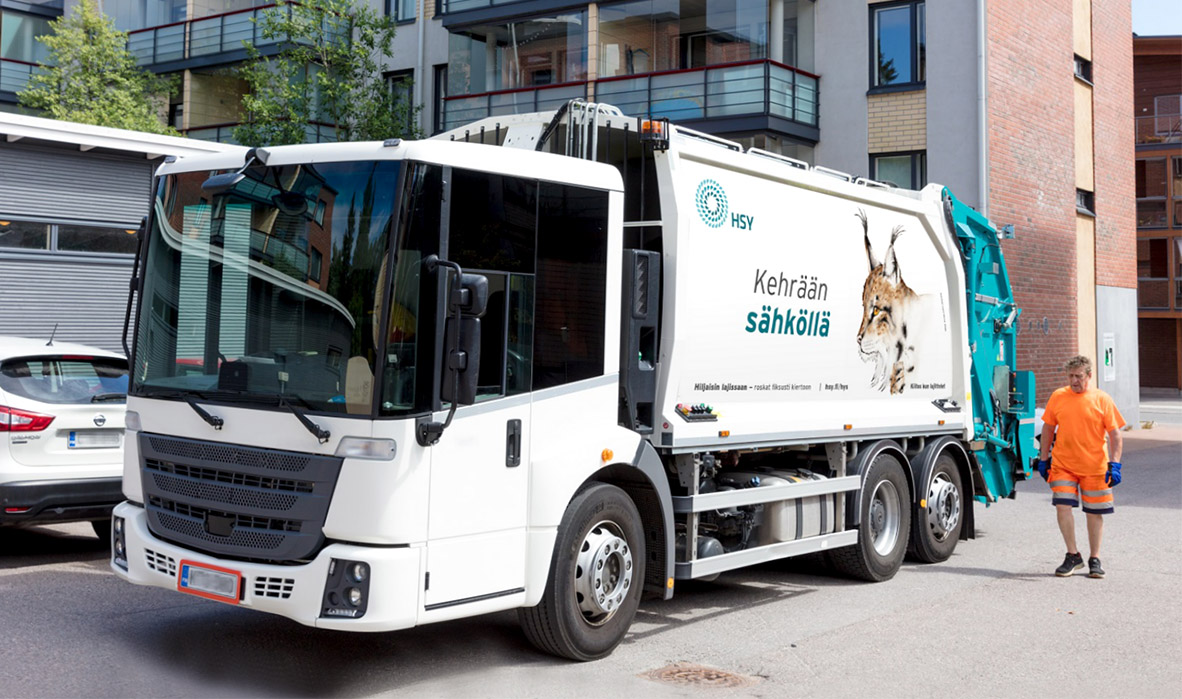 Auton kokoonpanosta vastasi närpiöläinen Ab Närpes Trä & Metall, jolla on runsaasti kokemusta jätepakkaajien sähköistyksestä. Kuva HSY.