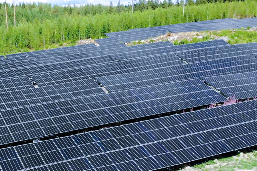 Solarigon Elosen leipomolle rakentama 1 MWp:n aurinkovoimala Jämsässä. Kuva Solarigo.