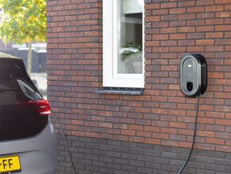 Latausaseman koko mahdollistaa seinäasennuksen vaivatta lähes mihin vain ja tuote soveltuu Suomen olosuhteisiin IP54 ja IK08 koteloluokitusten myötä.