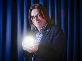 ”Standardeja voi ja pitääkin kritisoida, sillä teknologiat ja toimintaympäristö muuttuvat ja myös standardien on kehityttävä mukana”, Markku Varsila toteaa. Kuva Päivi Tuovinen.