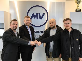 Yrityskaupat allekirjoitettiin 1.11. Kuvassa vasemmalta MV-jäähdytys oy:n toimitusjohtaja Ilpo Mäkelä, MV-jäähdytys oy:n liiketoiminnan kehitysjohtaja Jonni Moislahti ja JV-jäähdytysvoima oy:n toimitusjohtaja Ville Sartiala sekä Karjalan kylmähuolto oy:n toimitusjohtaja Juho Haikonen.