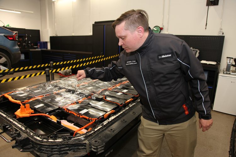Toni Ikonen, Meko Finland, sähköauto, 71 kWh akusto