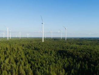 Tutkijat huomauttavat, että sähkön toimitusvarmuuden vakuudeksi Suomessa tarvitaan energiainvestointeja, jotka toimivat myös silloin, kun tuuli ja aurinko eivät tuota. Kuva: Adobe Stock Photo.